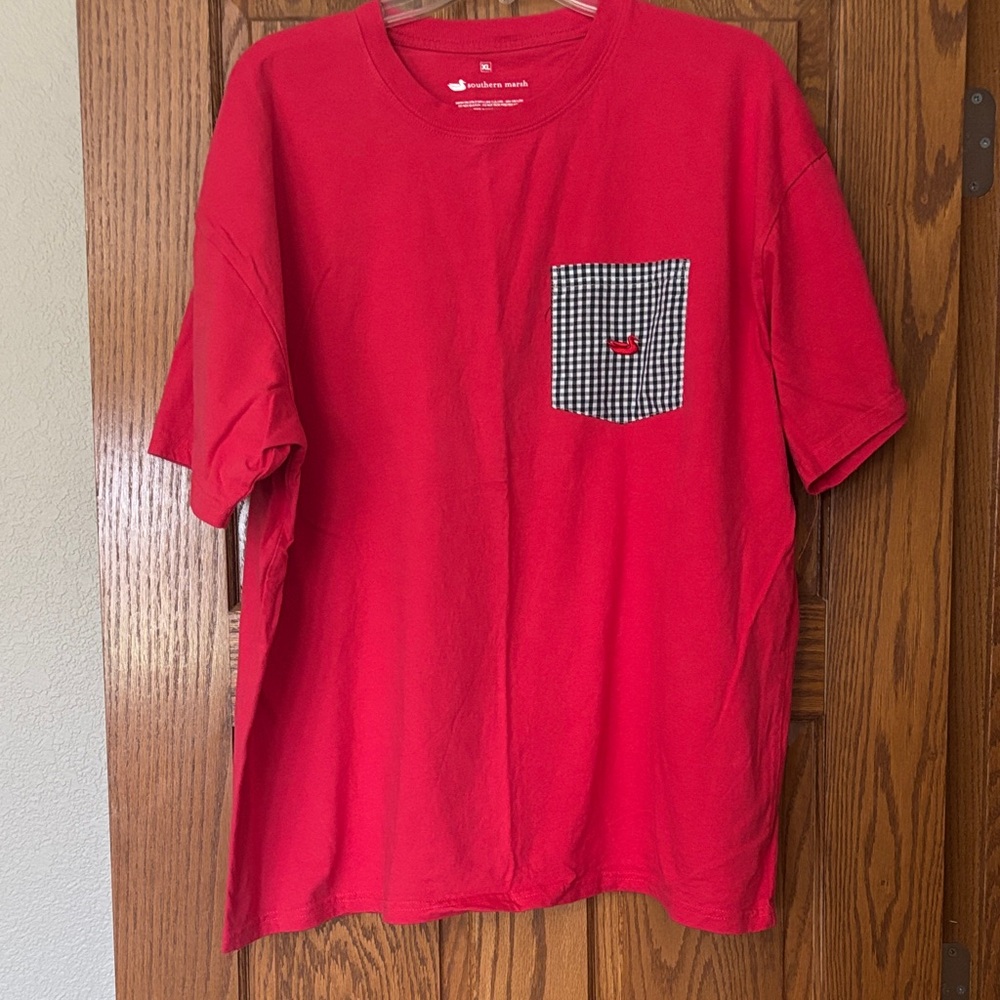 Southern Marsh Red Short-Sleeve Tee with Navy-and-White Gingham Pocket